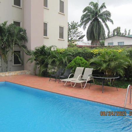 Bertha'S Court D-Plus Apartments Dzorwulu Extérieur photo