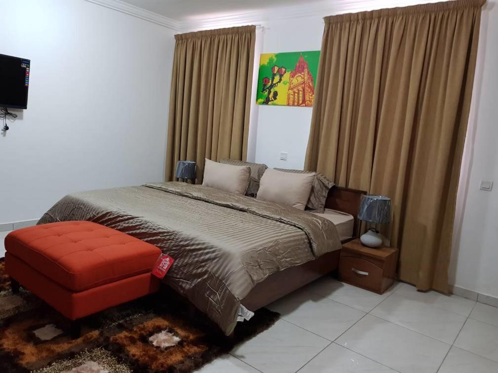 Bertha'S Court D-Plus Apartments Dzorwulu Extérieur photo