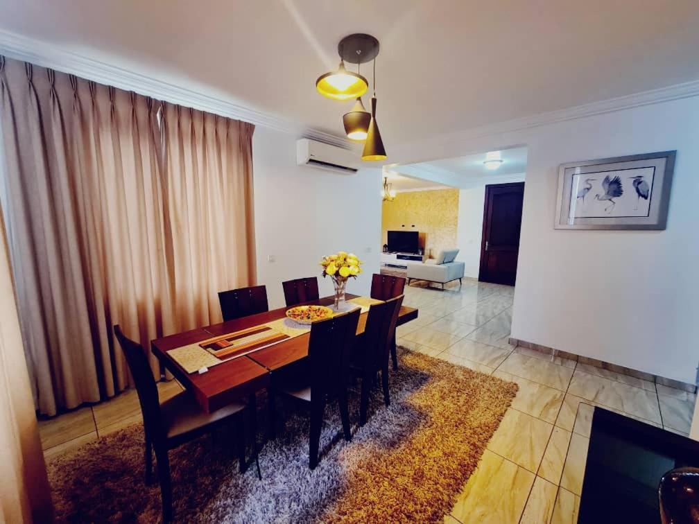 Bertha'S Court D-Plus Apartments Dzorwulu Extérieur photo
