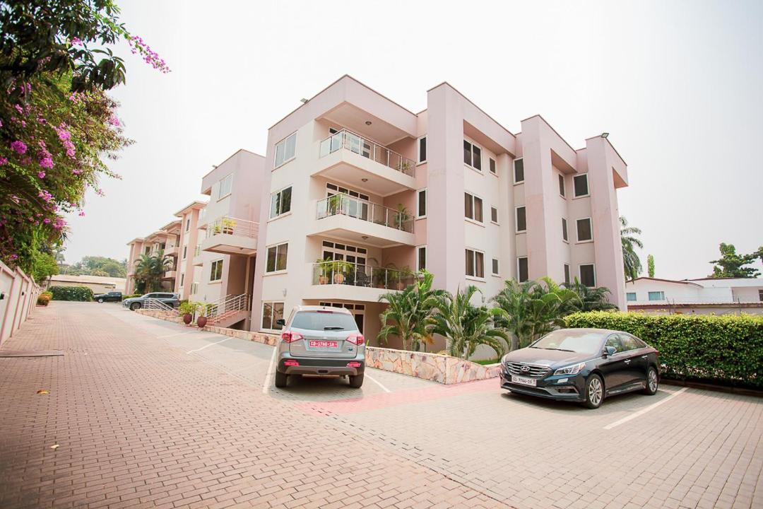 Bertha'S Court D-Plus Apartments Dzorwulu Extérieur photo