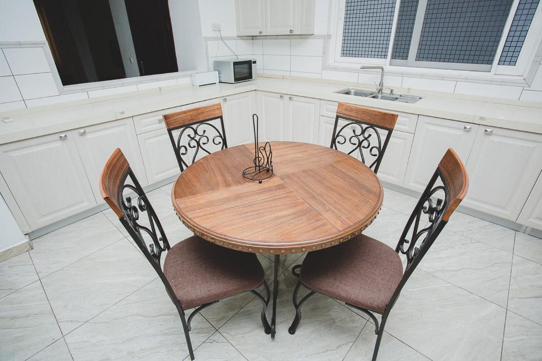 Bertha'S Court D-Plus Apartments Dzorwulu Extérieur photo