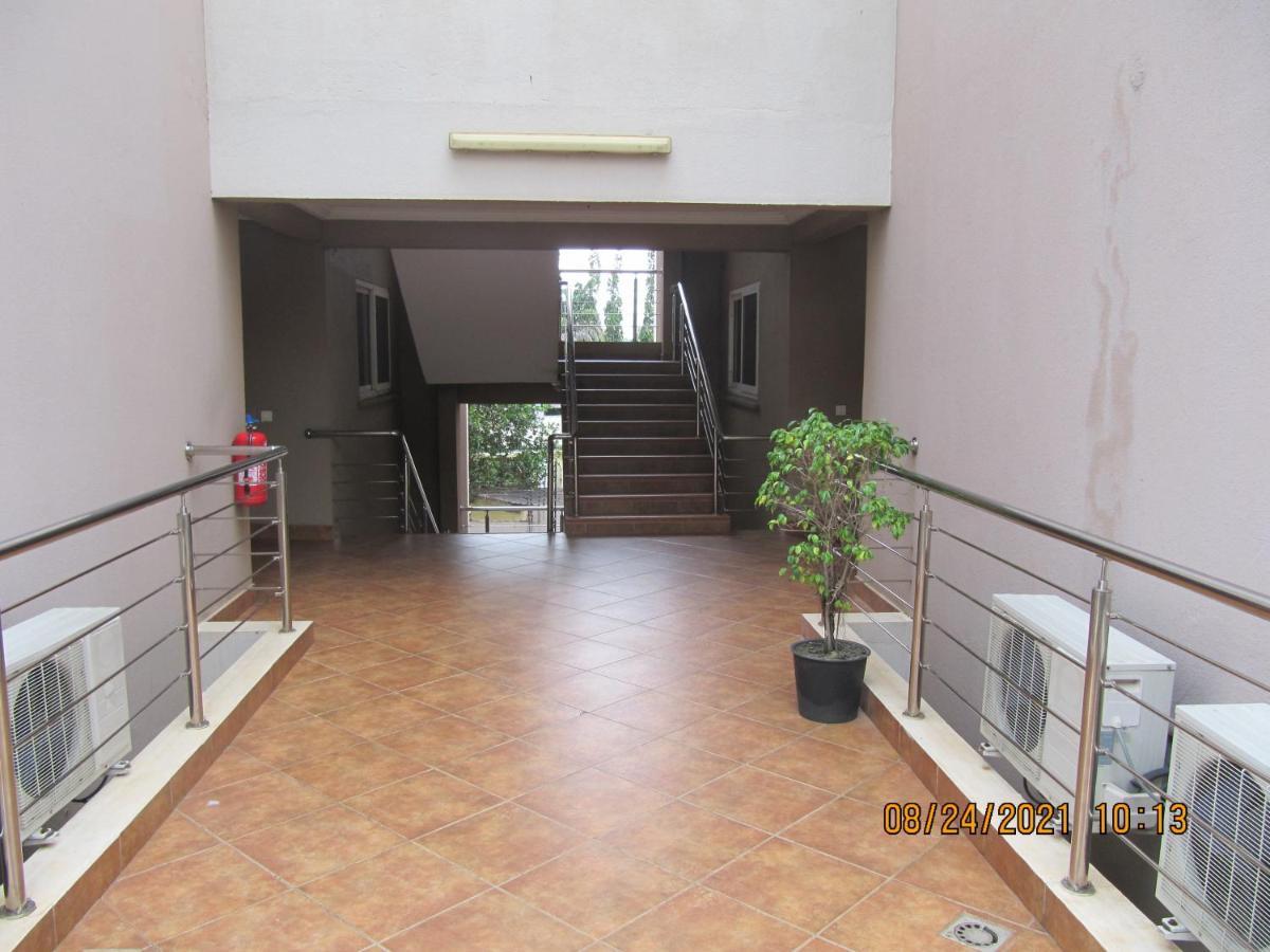 Bertha'S Court D-Plus Apartments Dzorwulu Extérieur photo