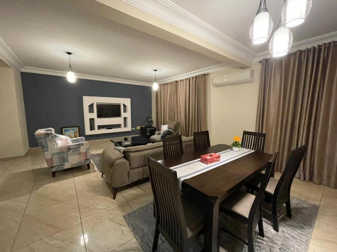 Bertha'S Court D-Plus Apartments Dzorwulu Extérieur photo