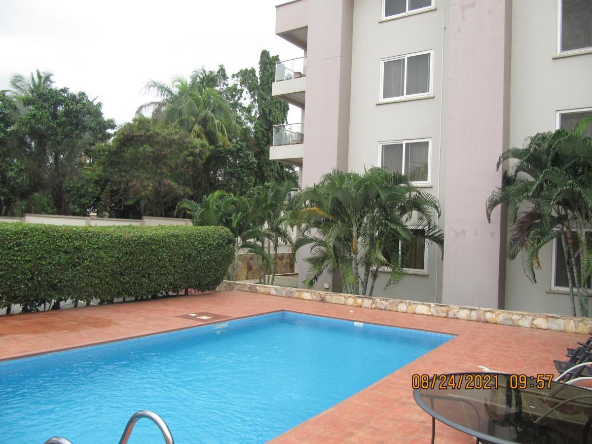Bertha'S Court D-Plus Apartments Dzorwulu Extérieur photo