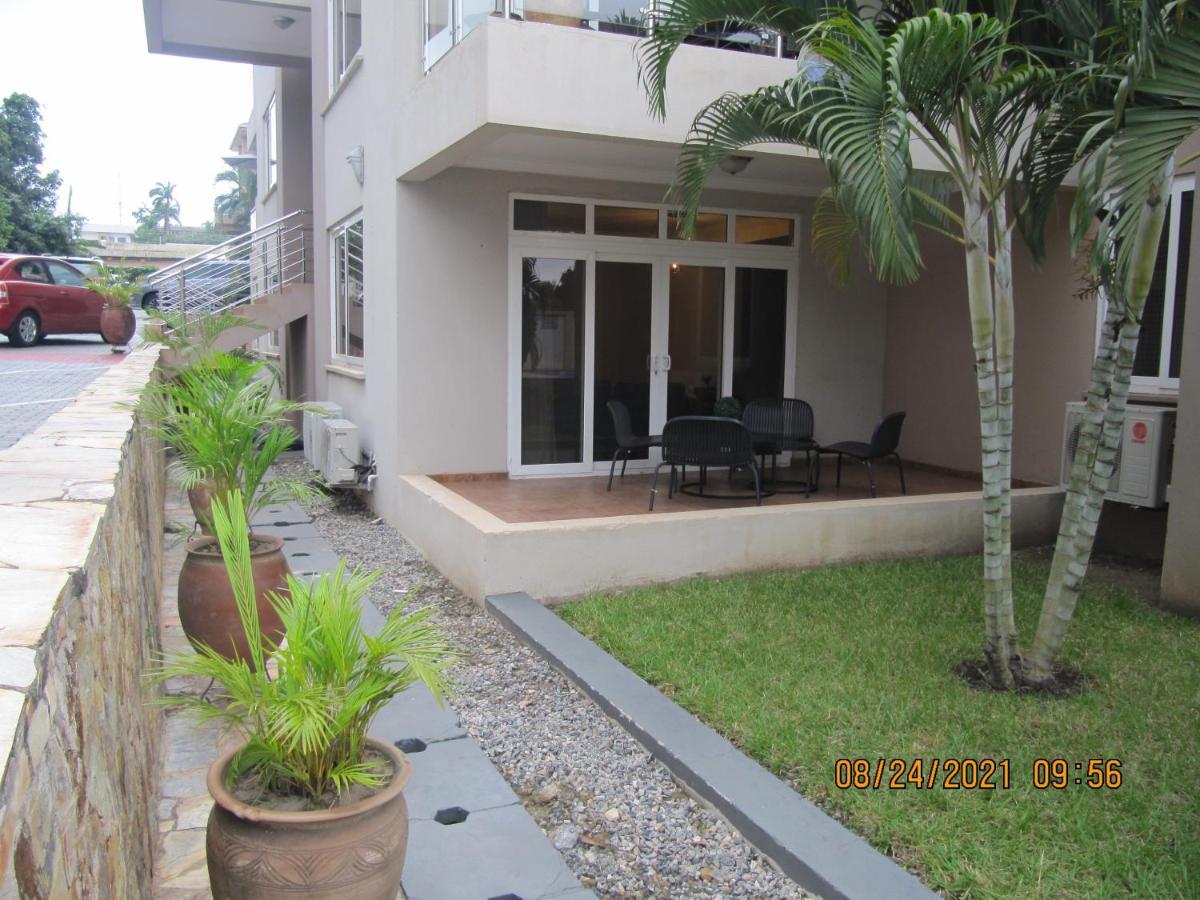 Bertha'S Court D-Plus Apartments Dzorwulu Extérieur photo