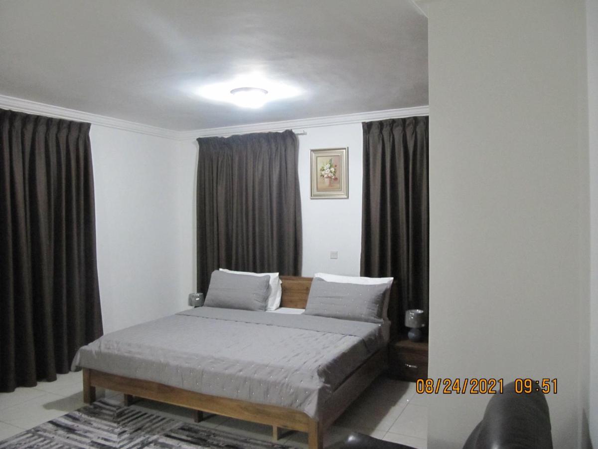 Bertha'S Court D-Plus Apartments Dzorwulu Extérieur photo